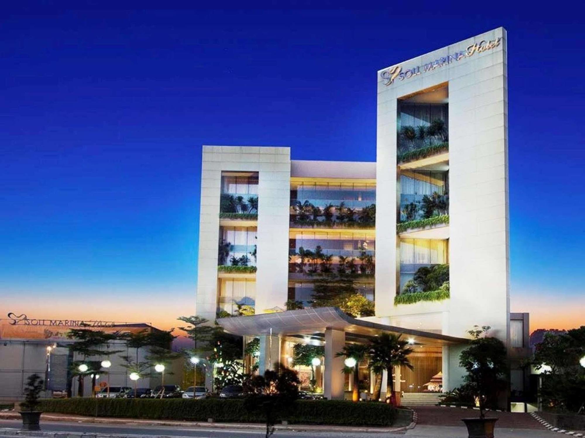 Soll Marina Hotel Serpong Exterior foto