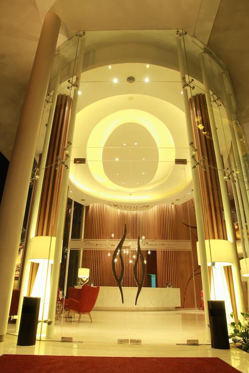 Soll Marina Hotel Serpong Exterior foto